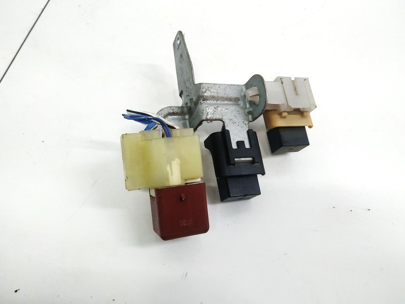 9098702016 Toyota Avensis Verso 2003 Relay module