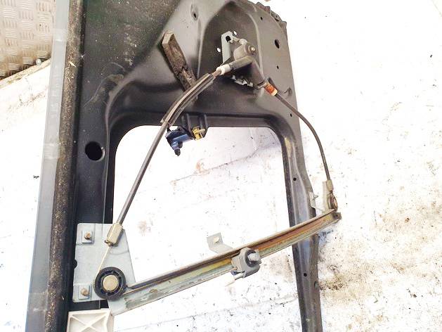 Audi 100 1987 Duru lango pakelejas P.D.