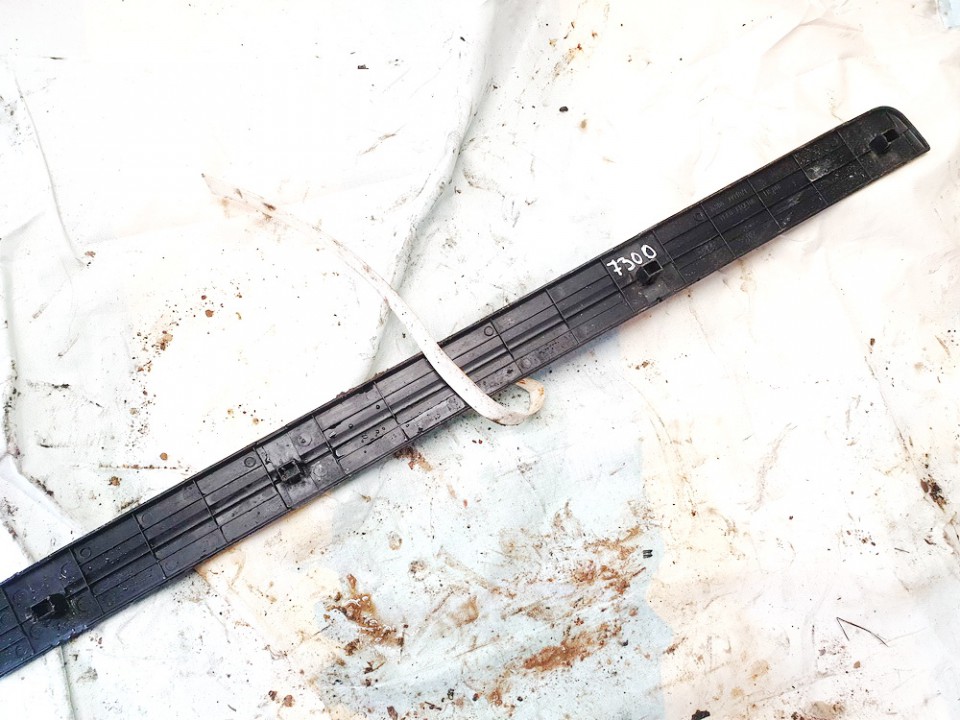 769B0AV710 Nissan Primera 2004 Interior door step trim - FRONT RIGHT - Thumbnail 2