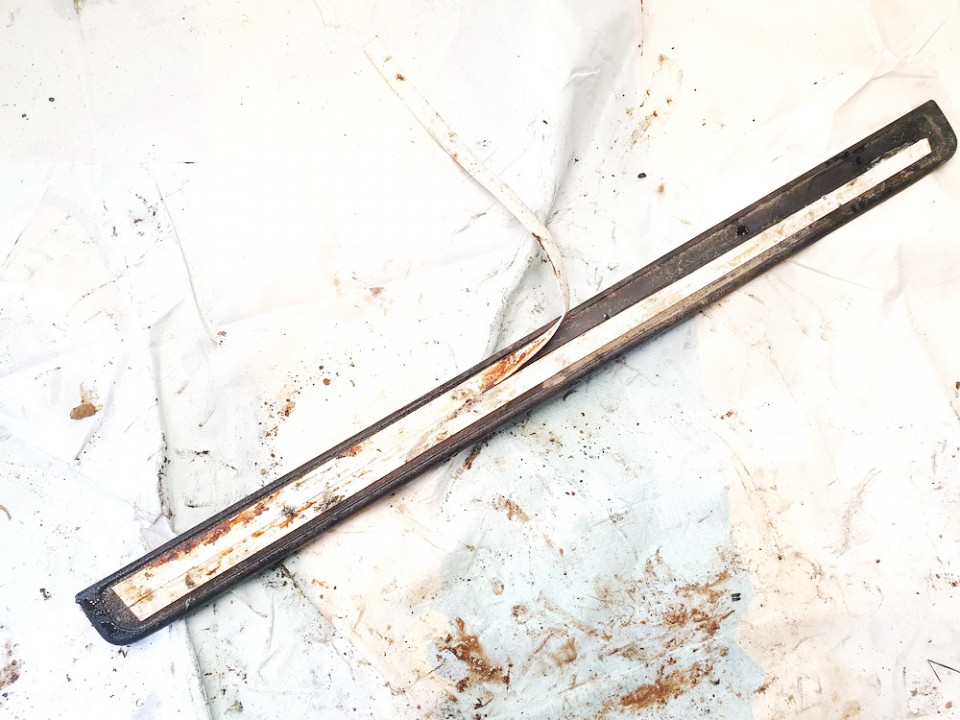 769B0AV710 Nissan Primera 2004 Interior door step trim - FRONT RIGHT