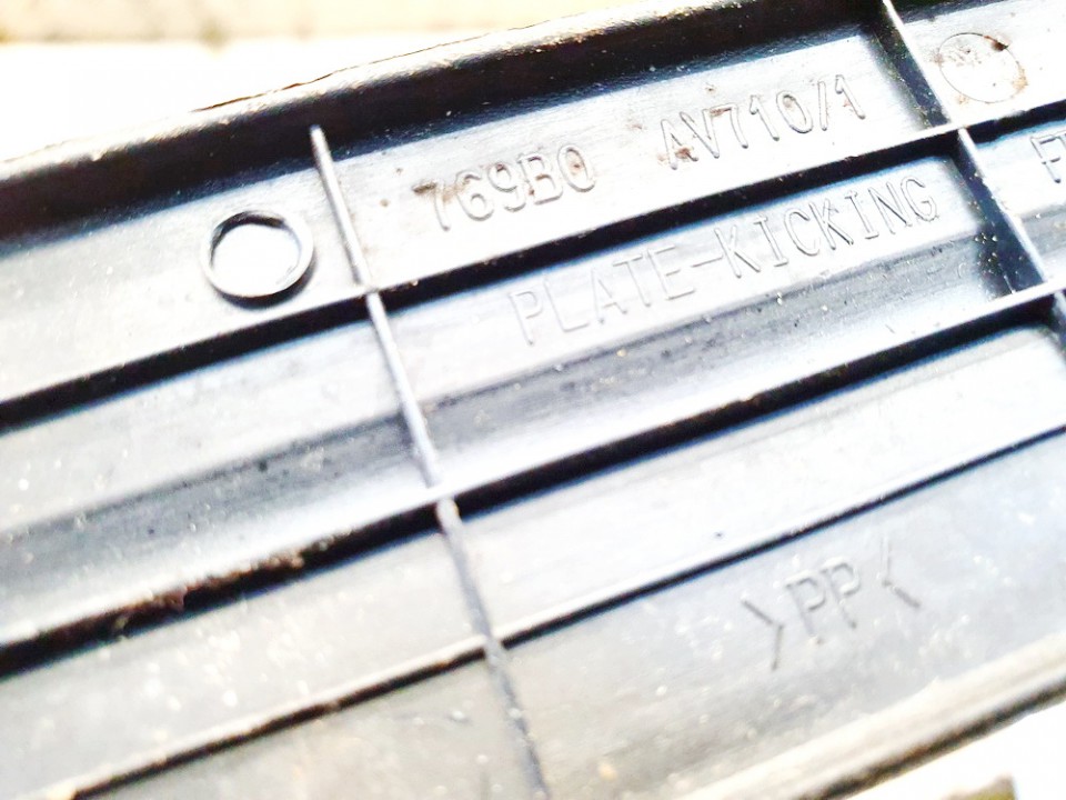 769B0AV710 Nissan Primera 2004 Interior door step trim - FRONT RIGHT - Thumbnail 3