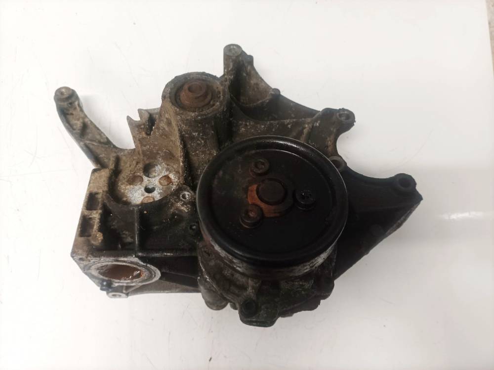 028903143AF Volkswagen Passat 1998 Engine Mount Bracket and Gearbox Mount Bracket