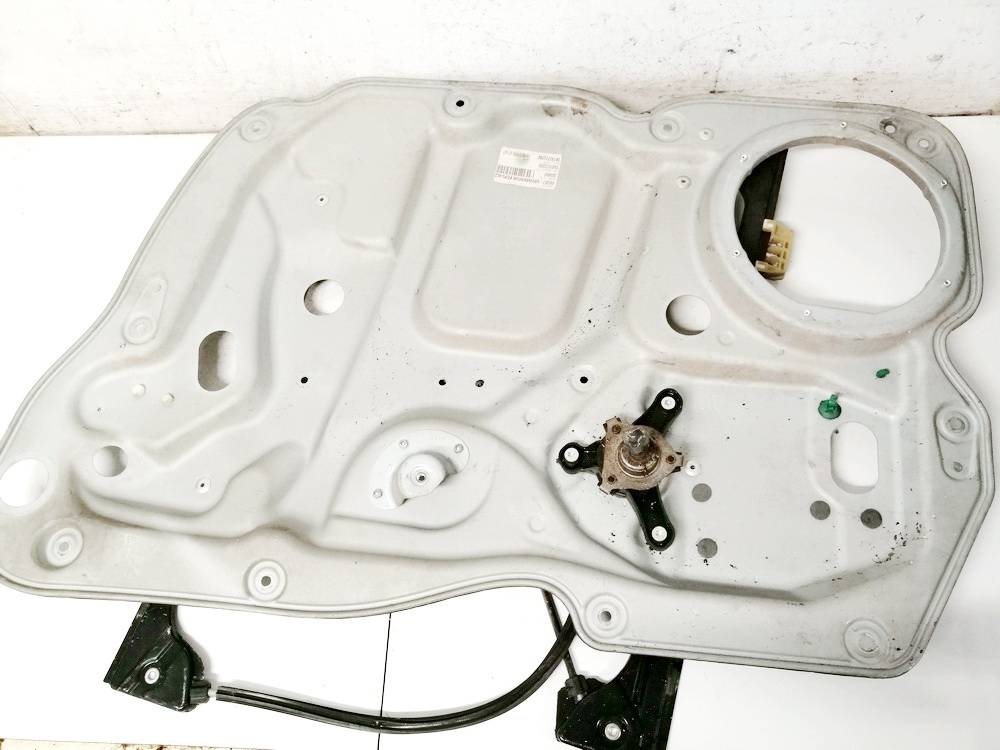 1T0837756 Volkswagen Caddy 2005 Durvju loga pacēlājs - PRIEKŠA PA LABI