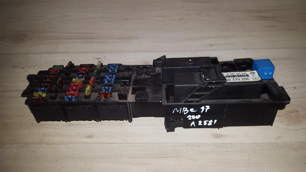 2025420532 Mercedes-Benz C-CLASS 1997 Fuse box