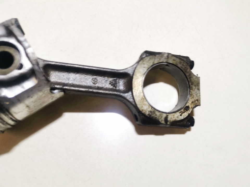 Audi A4 1998 Stumoklis su svaistikliu - Thumbnail 3