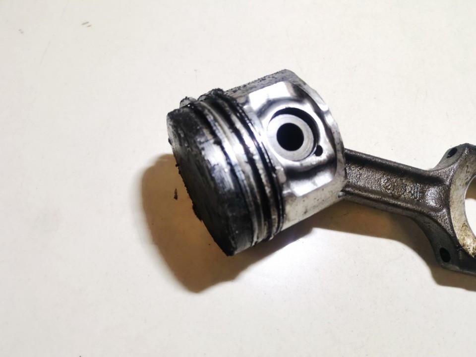 Audi A4 1998 Stumoklis su svaistikliu - Thumbnail 2