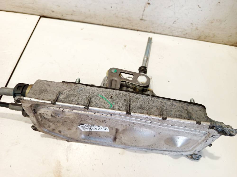 6Q0711061E Volkswagen Golf 2007 Gearshift Lever Mechanical (GEAR SELECTOR UNIT)