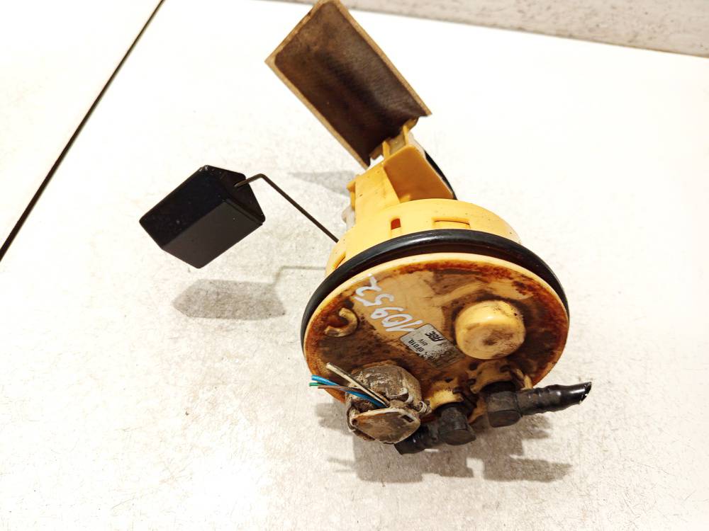 770100F010 Toyota Corolla Verso 2005 Kuro bako siurblys