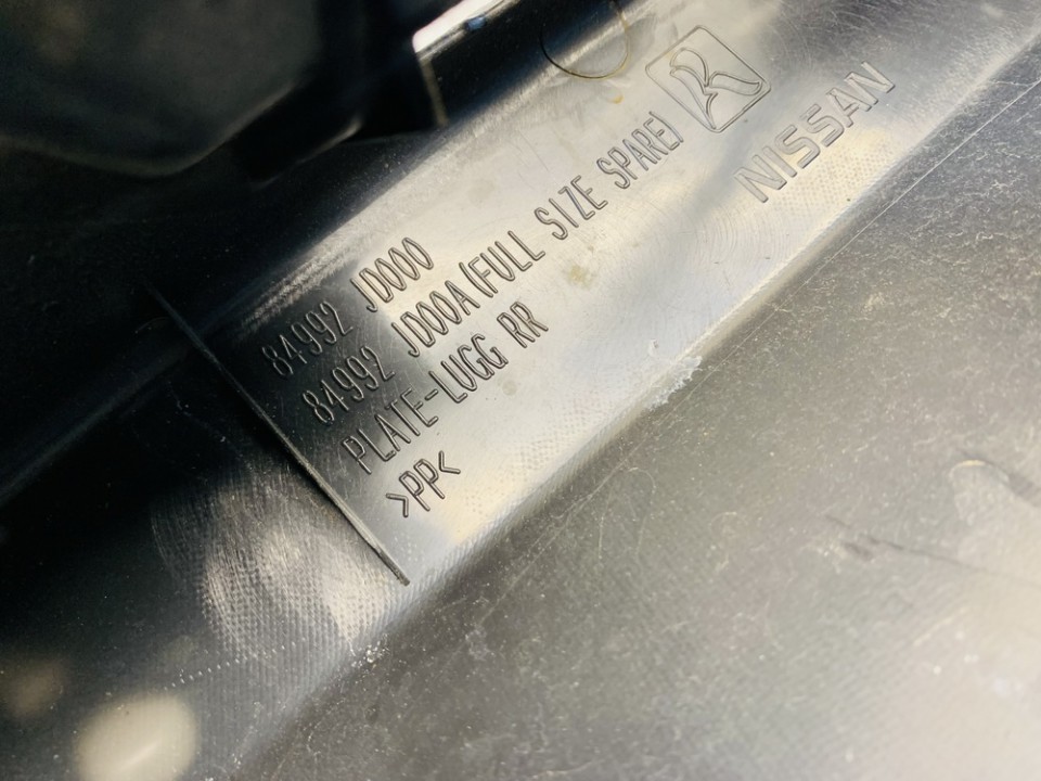 84992JD000 Nissan Qashqai 2009 Wykończenie wnętrza bagażnika w pobliżu zamka - Thumbnail 3