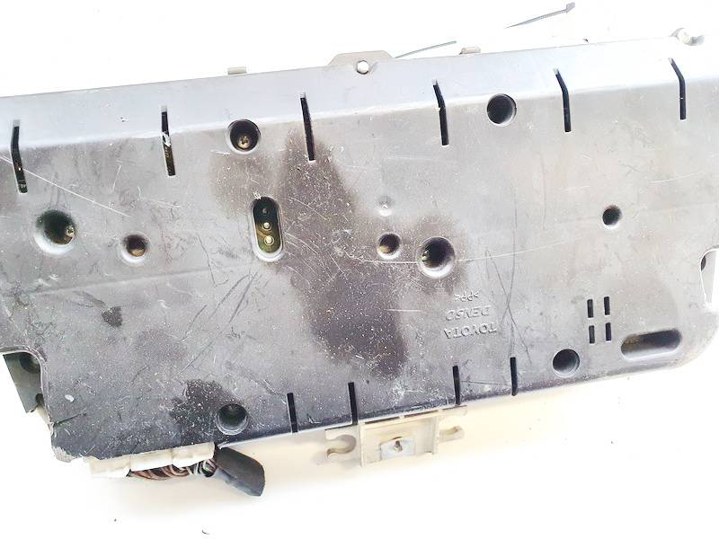 M8838000F090 Toyota Corolla Verso 2005 Spidometras - prietaisu skydelis - Thumbnail 2