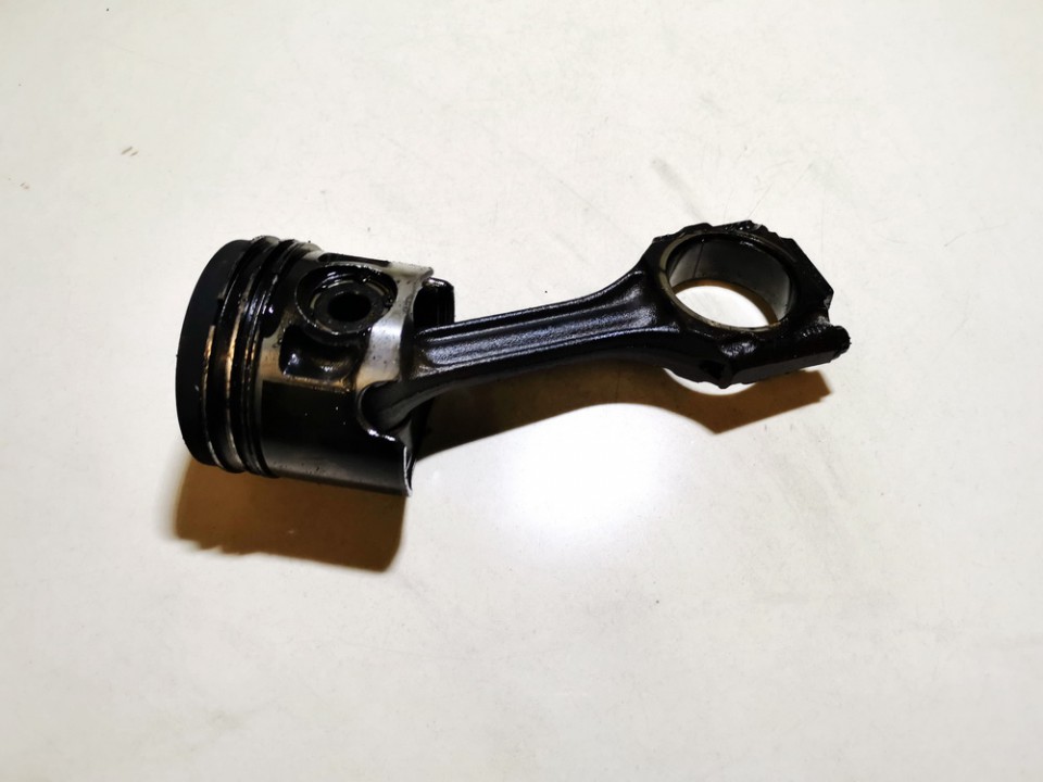 028H Audi A4 1996 Piston and Conrod (Connecting rod)