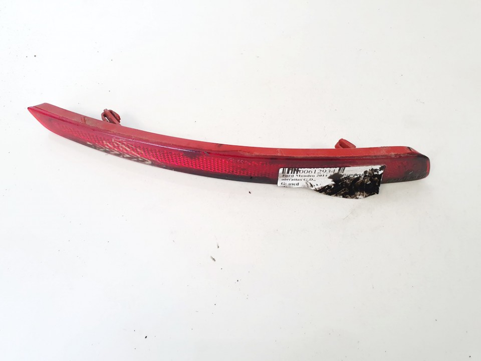 Ford Mondeo 2014 Feu arrière catarifangente à droite