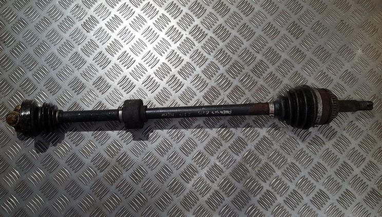 Toyota Avensis 2005 Pusasis P.D.