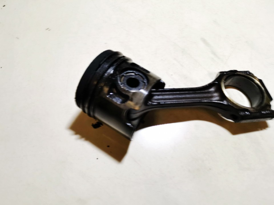 028H Audi A4 1996 Stumoklis su svaistikliu - Thumbnail 2