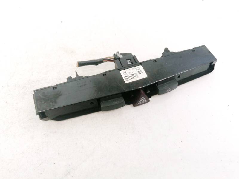 13100105 Opel Zafira 2006 Hazard switch