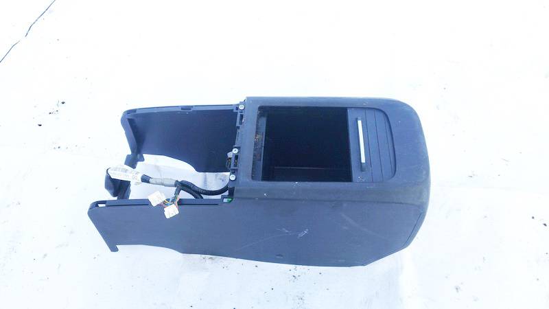 83417SWAJ010M1 Honda CR-V 2007 Rokturis (elkoņa balsts)