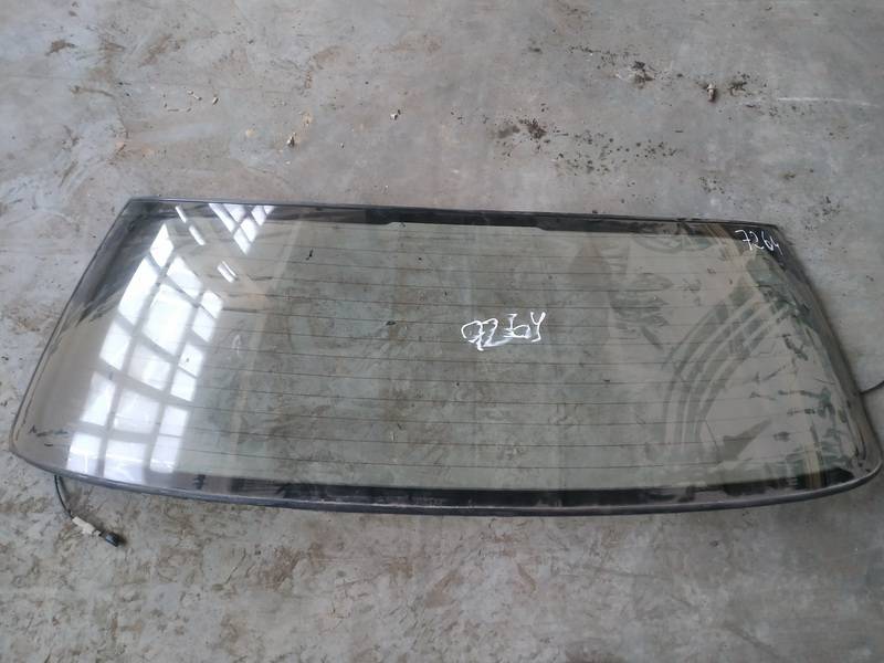 AS2 Toyota Avensis Verso 2002 Заднее стекло