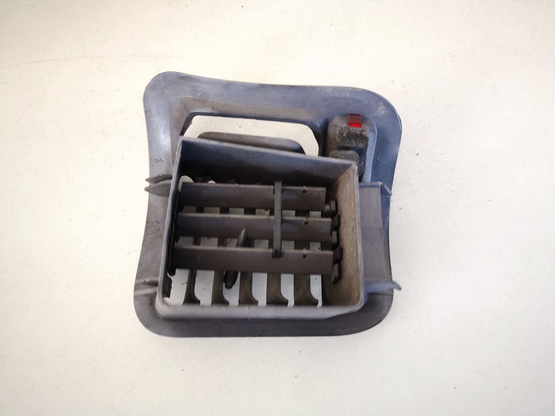 4706400 Chrysler Voyager 1998 Dash Vent (Air Vent Grille) - Thumbnail 3