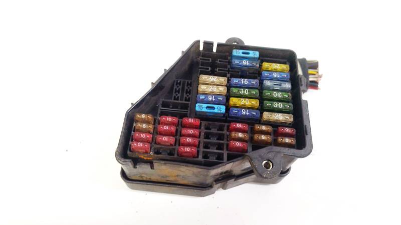 8D1941824 Audi A4 1995 Fuse box