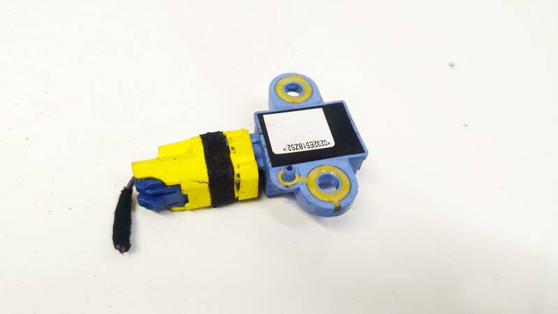 1K0955557A Volkswagen Golf 2004 Srs Airbag crash sensor - Thumbnail 3