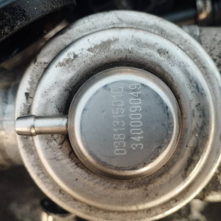 03813151G Audi A4 2001 Zawór EGR