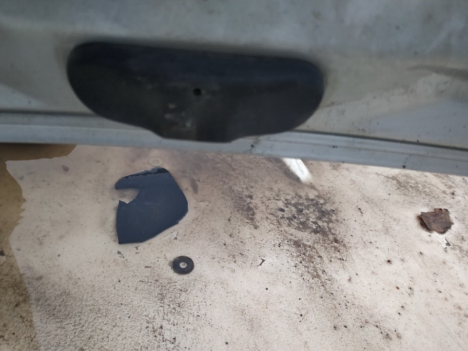 Volkswagen Touran 2003 Windscreen Washer Fluid Jet - Thumbnail 2