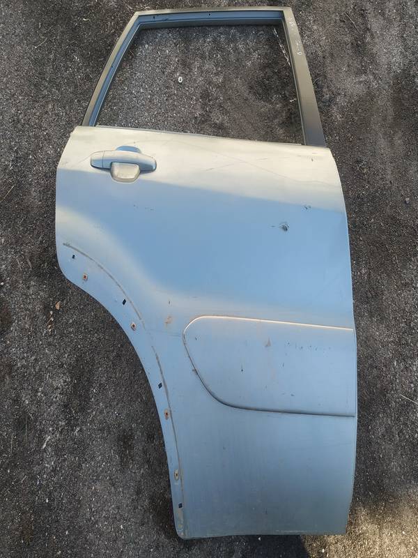 PILKOS Toyota RAV-4 2005 Durvis - AIZMUGURE PA LABI