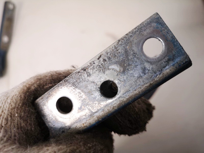 3B0823302A Volkswagen Passat 1999 Hood bonnet Hinge - FRONT RIGHT - Thumbnail 3