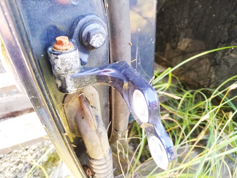 Ford C-MAX 2004 Charnière de porte arrière