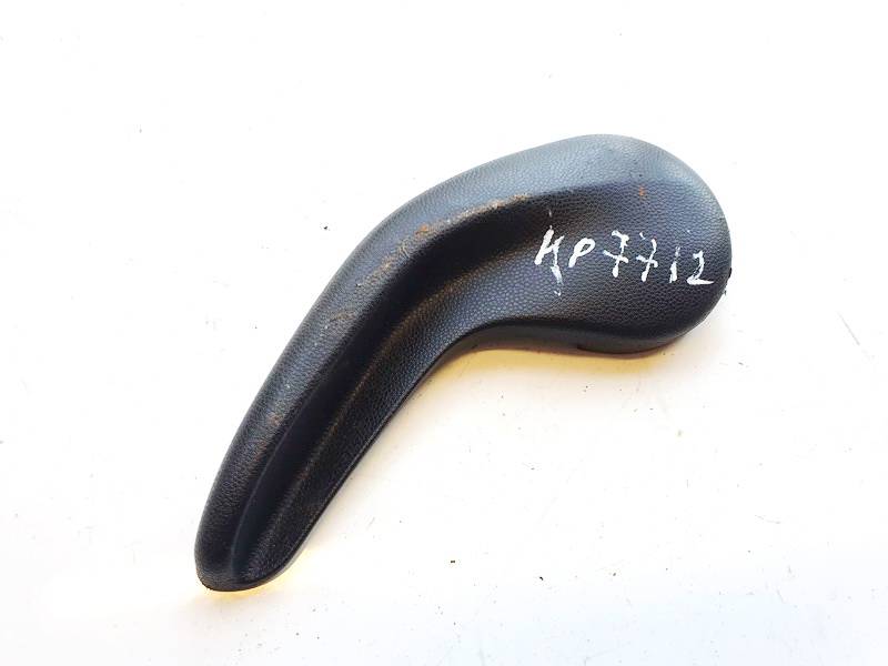 BP4K88663 Mazda 3 2004 PLASTICOS-Otros repuestos del interior