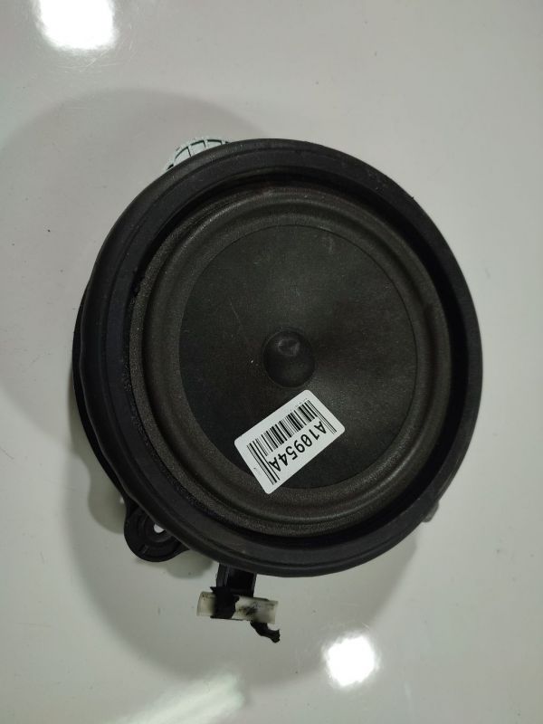 8P00354110 Audi A3 2007 Speaker (audio)