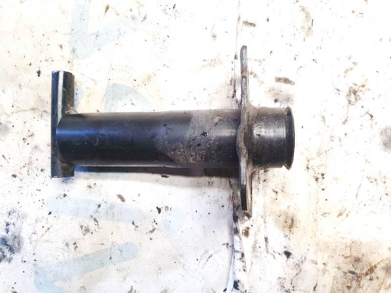 Audi A4 2005 Puskurin kiinnike - EDESSÄ VASEMMALLA