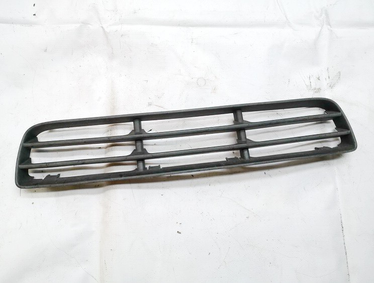 1J5853677B Volkswagen Bora 2003 Bumper Grille - FRONT CENTER