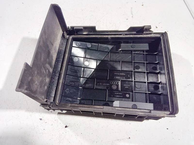 1K0937132F Volkswagen Caddy 2005 Drošinātāju kārba - Thumbnail 2