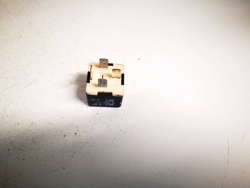 141951253B Volkswagen Passat 2005 RELÉ PARA AUTOMÓVIL - Thumbnail 2