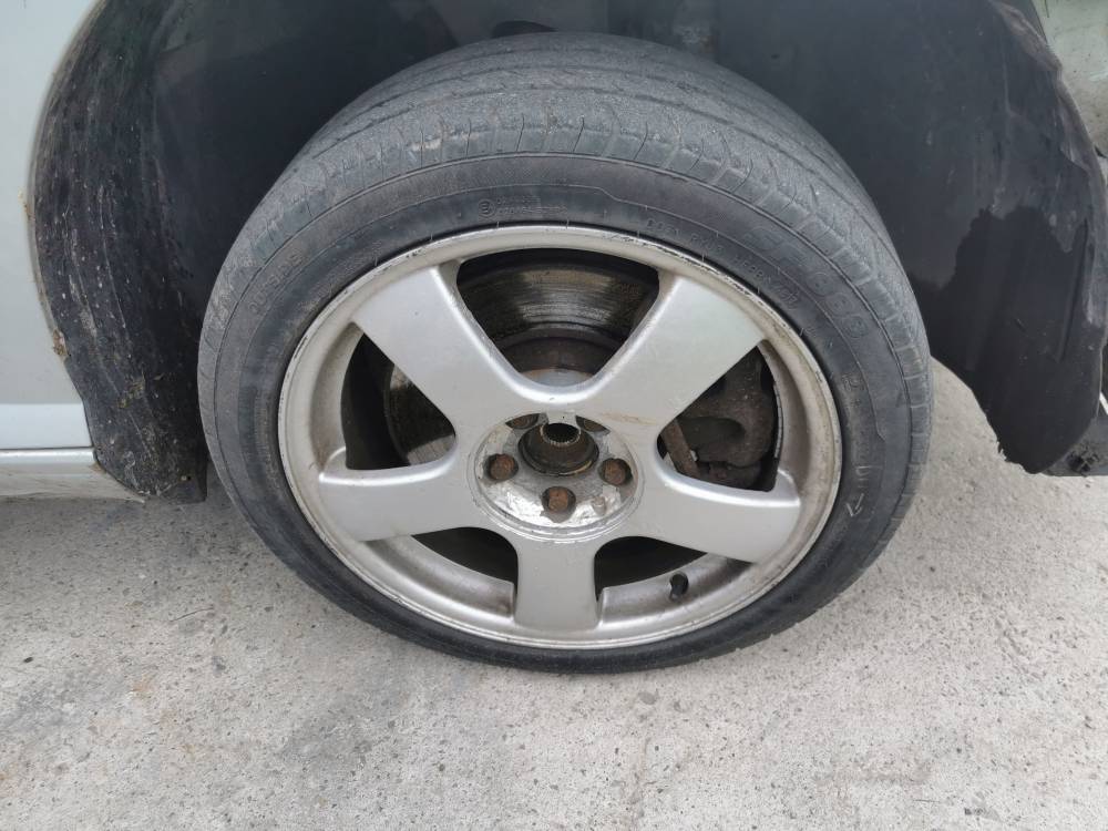 5X108 Peugeot 407 2004 Jeu de roues pluie R17