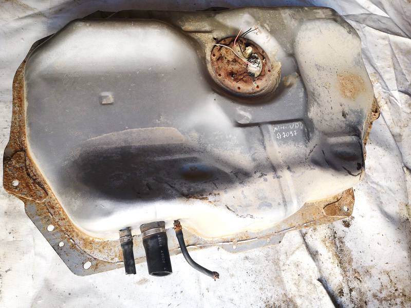 Mazda 323 1998 Depósito de combustible - Thumbnail 2