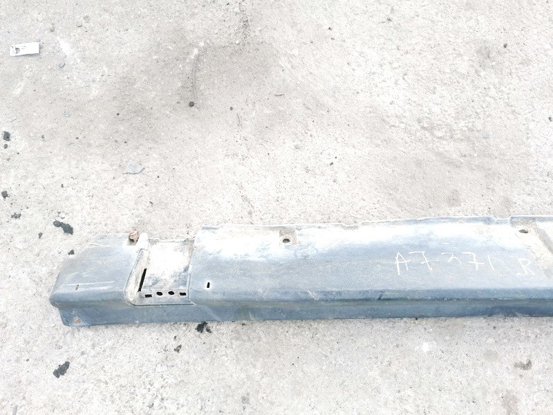 Opel Astra 1998 Plastikowy prawy próg