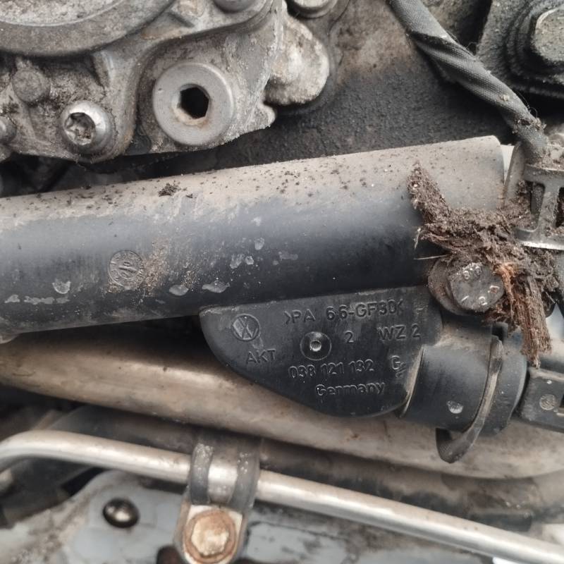 038121132 Volkswagen Passat 2008 Ausinimo skyscio flansas (Ausinimo sistemos junge, ausinimo skyscio junge)