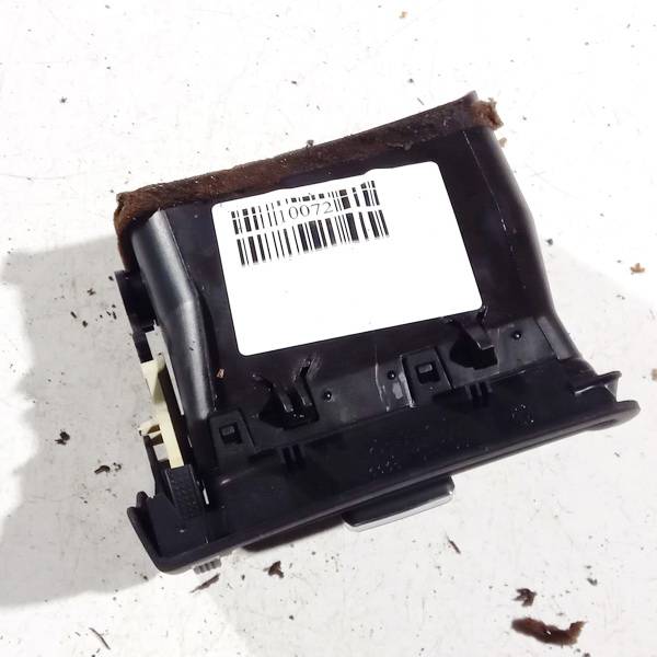 Toyota Corolla 2005 Dash Vent (Air Vent Grille) - Thumbnail 2