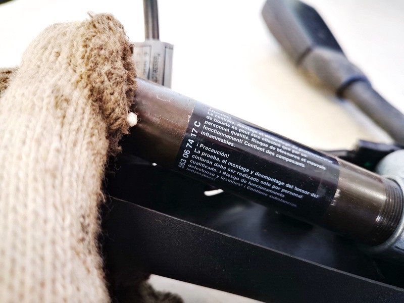 563067417C BMW 7-Series 2005 Seat belt holder (Seat belt Buckle) - FRONT RIGHT - Thumbnail 3