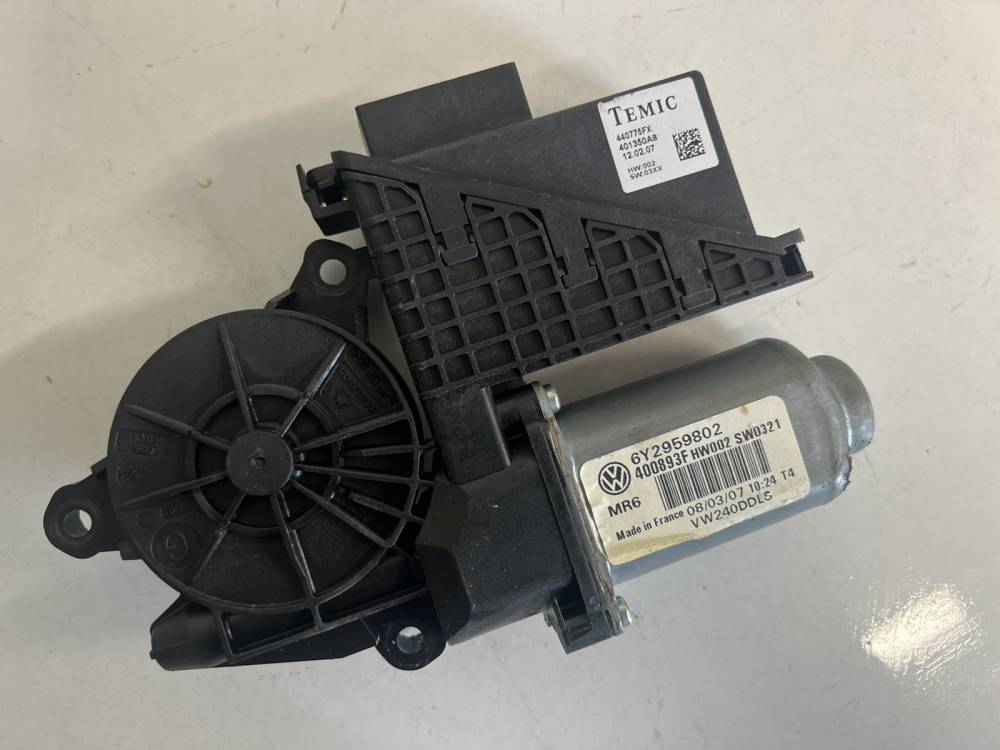 6Y2959802 Volkswagen Polo 2007 Window Motor - FRONT LEFT