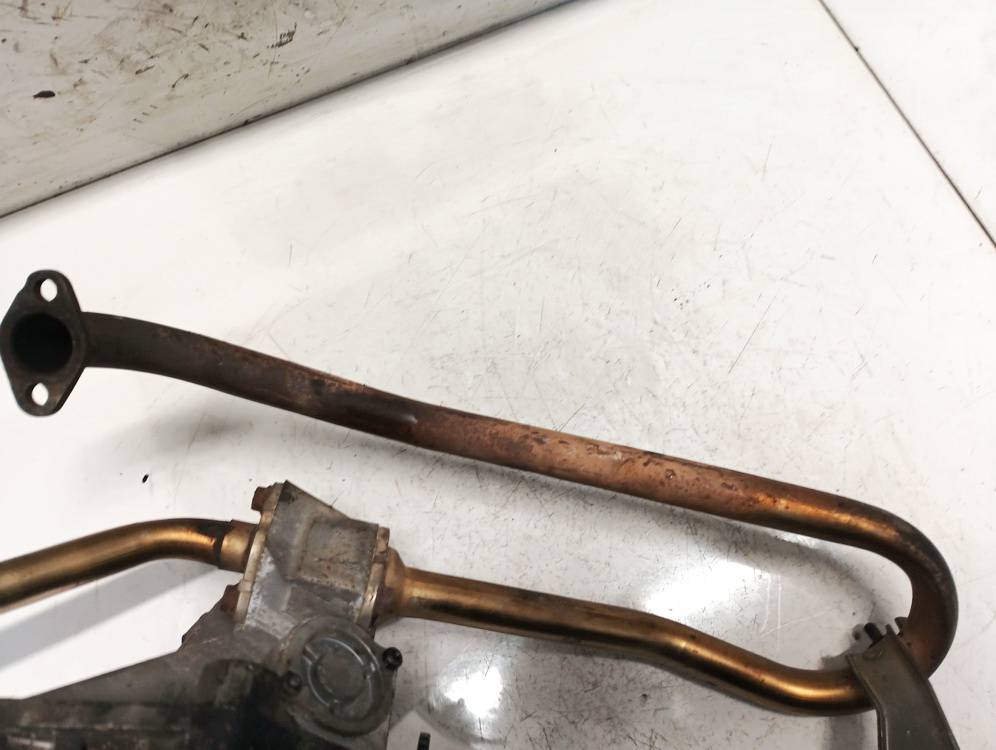 06F131521N Volkswagen Passat 2006 Rura zaworu EGR