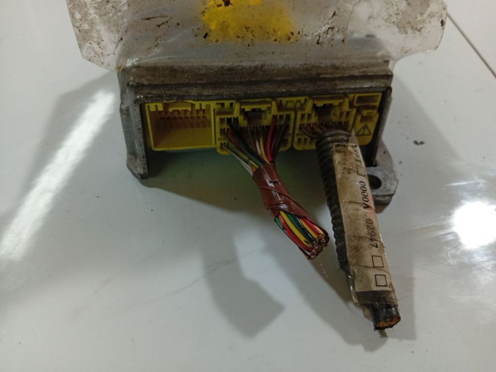 213819107 Toyota Corolla Verso 2004 Airbag crash sensors module - Thumbnail 3