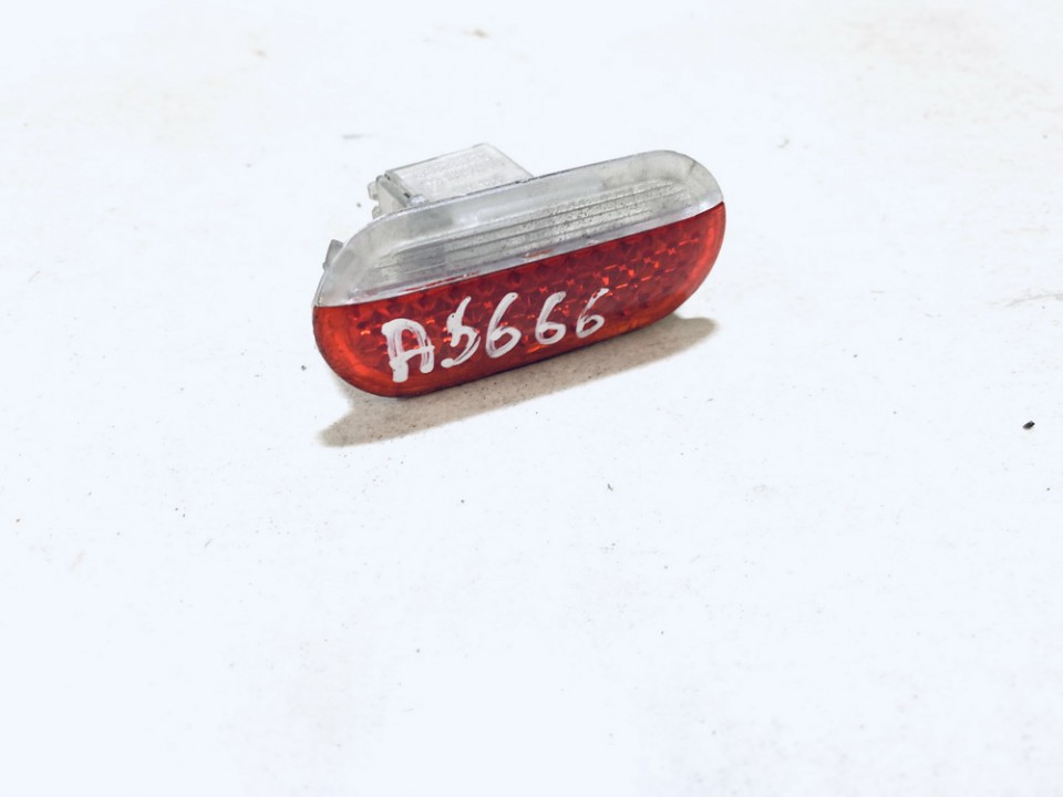 1H0947411 Volkswagen Sharan 1998 Interior Door Light Lamp - FRONT RIGHT