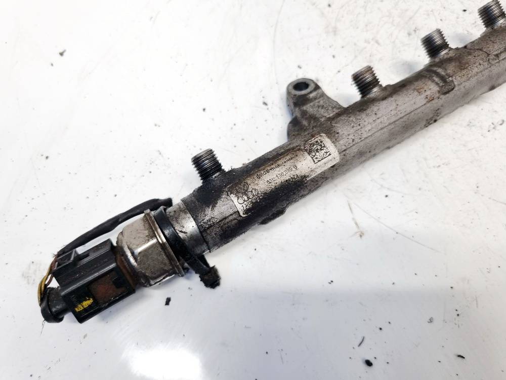 03L130089B Volkswagen Golf 2011 Fuel injector rail (injectors)(Fuel distributor) - Thumbnail 2