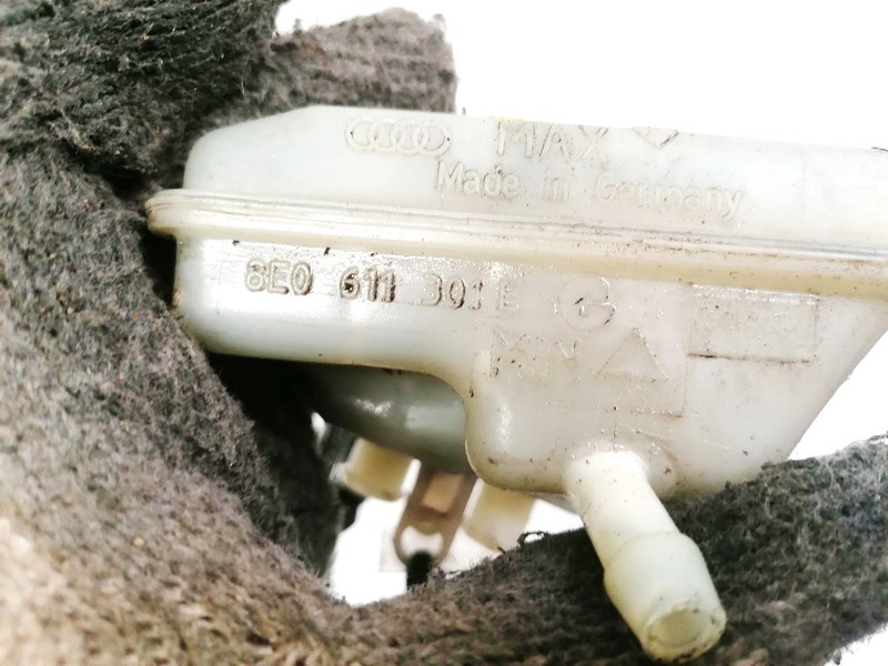 8E0611301E USED Brake Master Cylinder Reservoir Audi A4 2003 1.9L