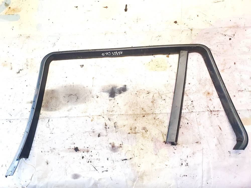 51348212526C BMW 3-Series 2002 Durvju apdares augšējā daļa - AIZMUGURE PA LABI