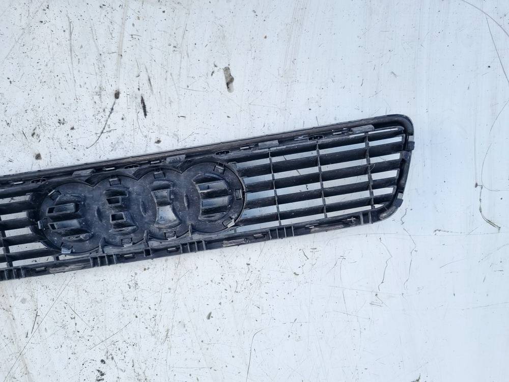 8D0853651 Audi A4 1995 Etusäleikkö - EDESSÄ - Thumbnail 3