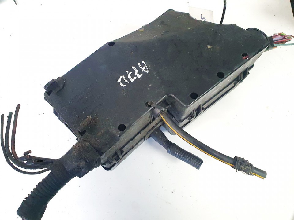 8688039 3m5t14a142ab Fuse box Mazda 3 2004 1.6L 20EUR EIS01533030